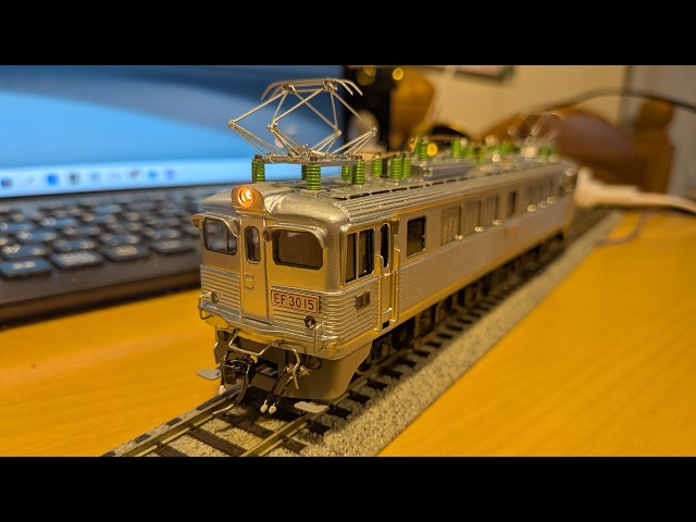 鉄道模型　ＨＯゲージ　天賞堂　電気機関車　EF58　31号試験塗装 天賞堂 EF30機関車 MPギヤ化と屋上機器の高圧碍子の緑色塗装 HO