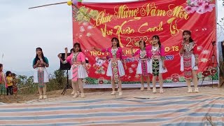 越南苗族姑娘跳舞
