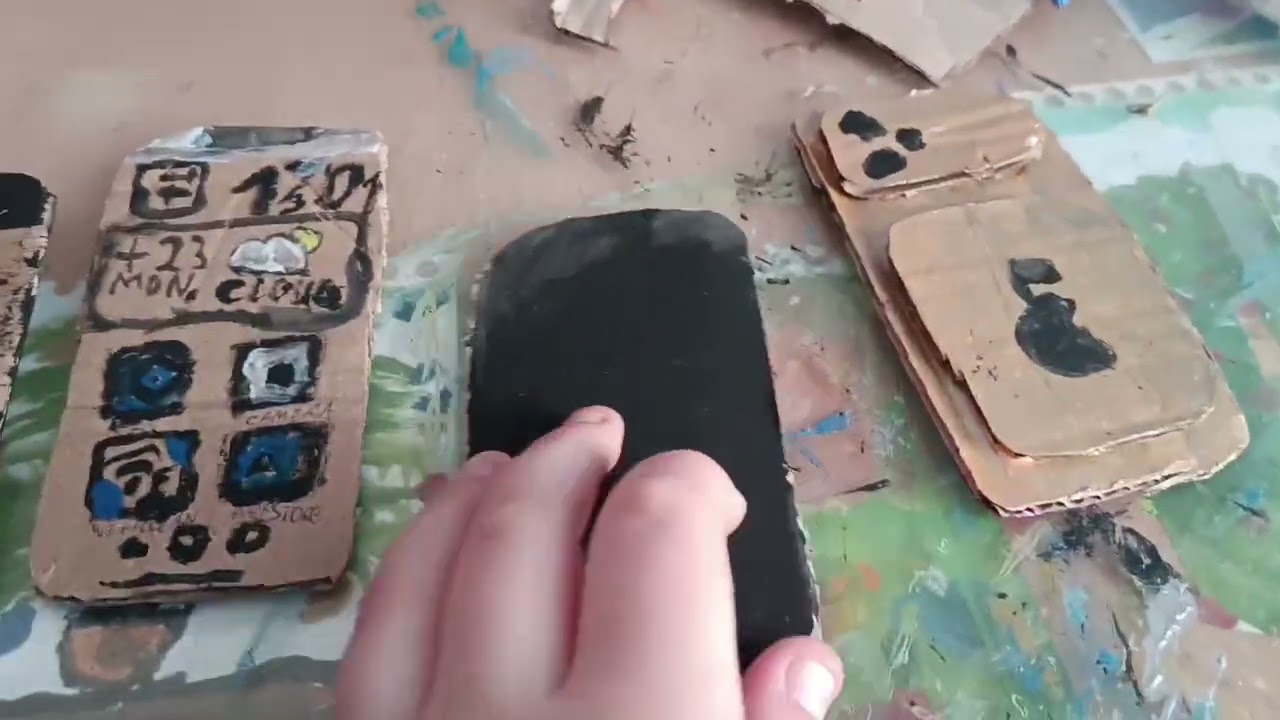 Сравнил все мои картонные айфоны😍