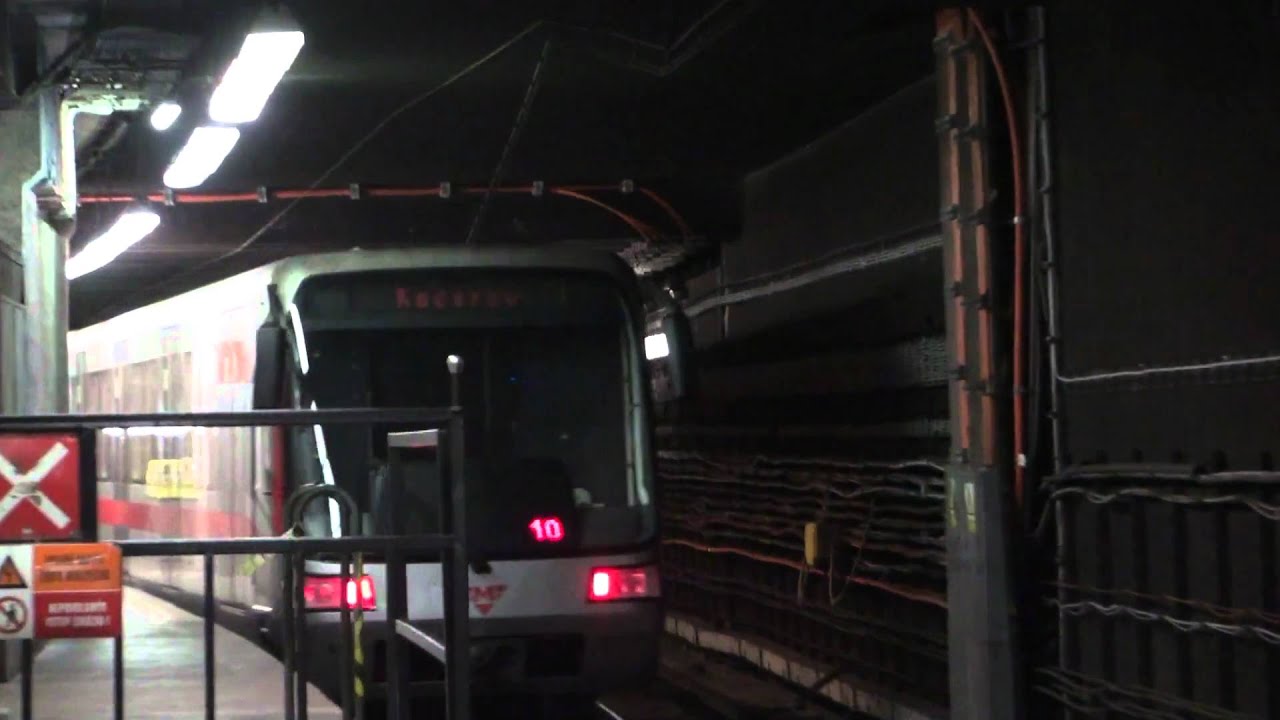 Přetah soupravy metra M1 4172-4171 do depa Kačerov