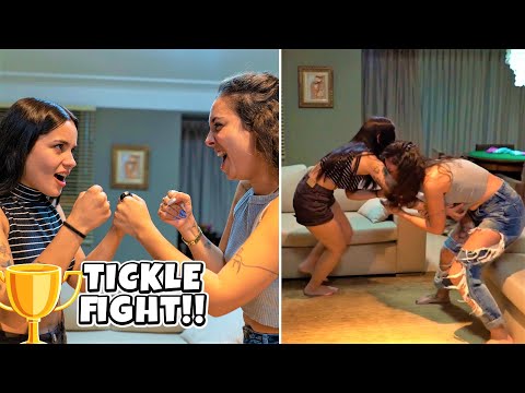 First TICKLE FIGHT!! 🔥Jess VS Laurinha🔥