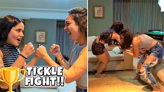 First TICKLE FIGHT!! 🔥Jess VS Laurinha🔥