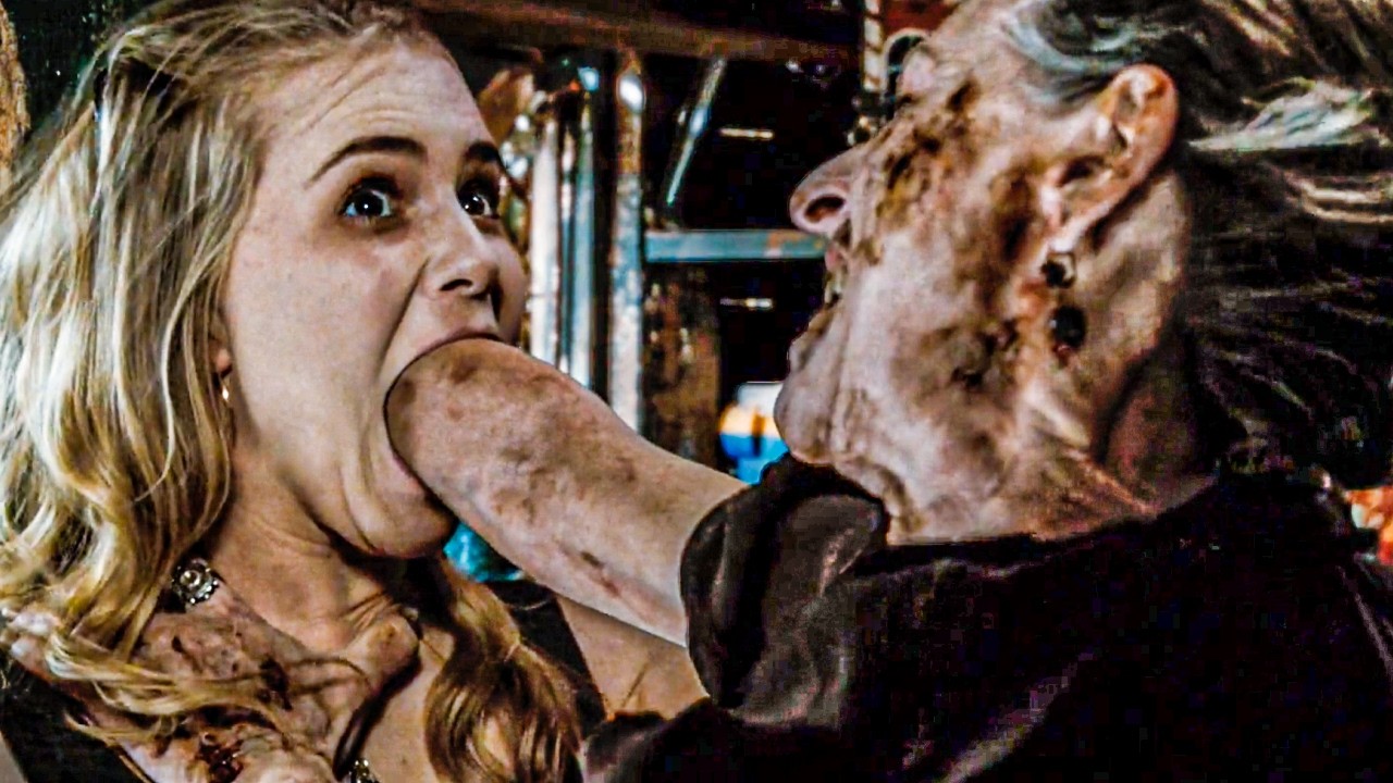 Elderly Woman's Surprising Revenge On A Rude Girl