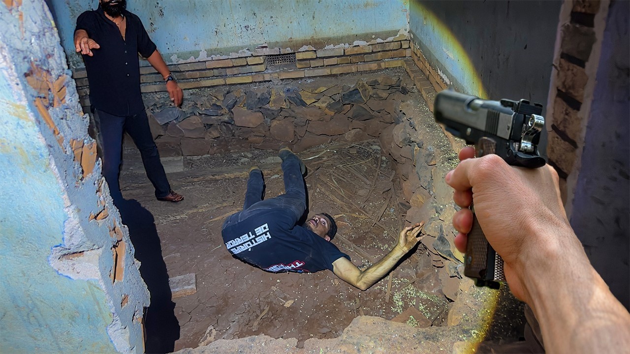 Полковник заставил Энрике убираться в доме, а затем напал на него