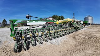 Spring Fieldwork Begins: DB60 Planter Prep, Mouse Nest Find & Strip Till Action!