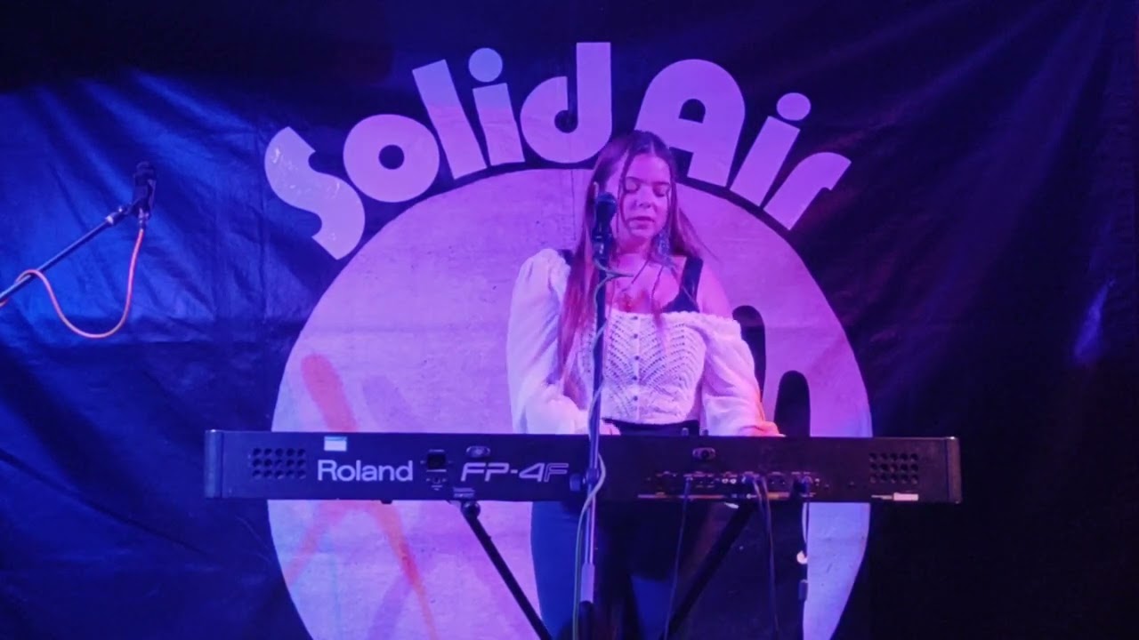 Rachel-ann for Solid Air at Chaplins And The Cellar Bar: Electrifying