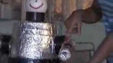 Robot from all recycled junk (robo-tina)