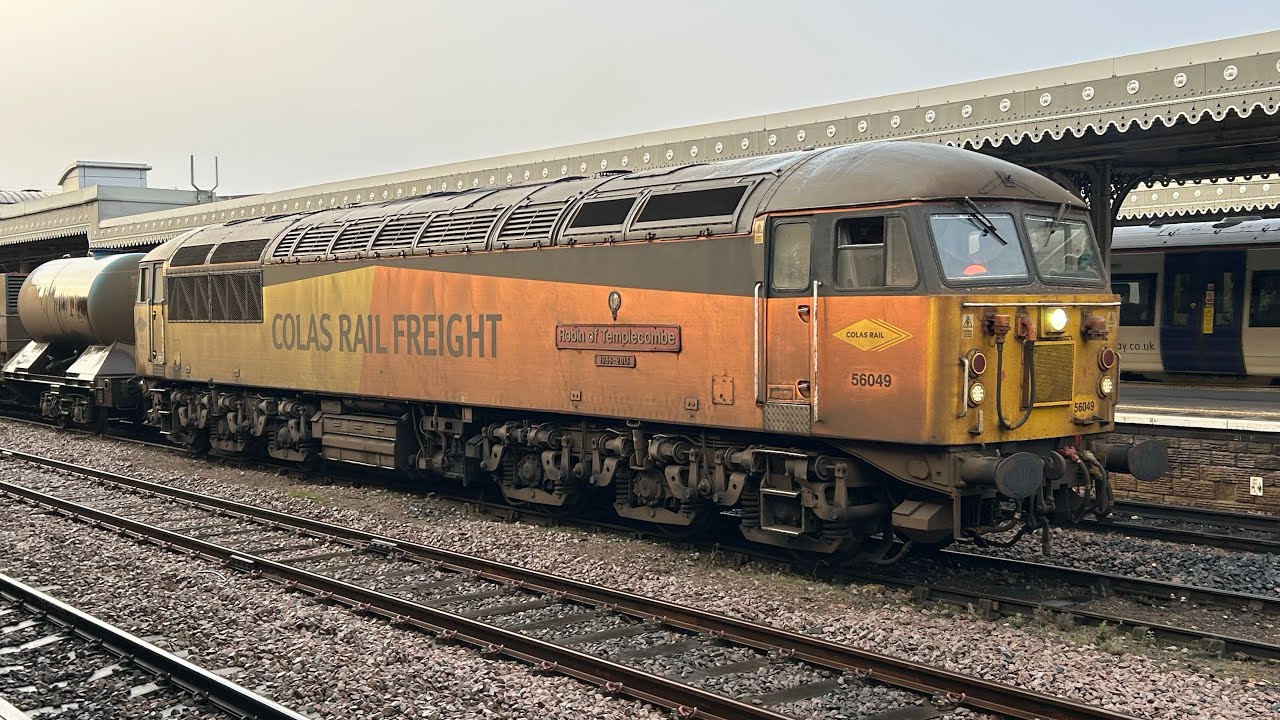 56049 + 66847 Cloas Railfreight leaving Sheffield railway station 