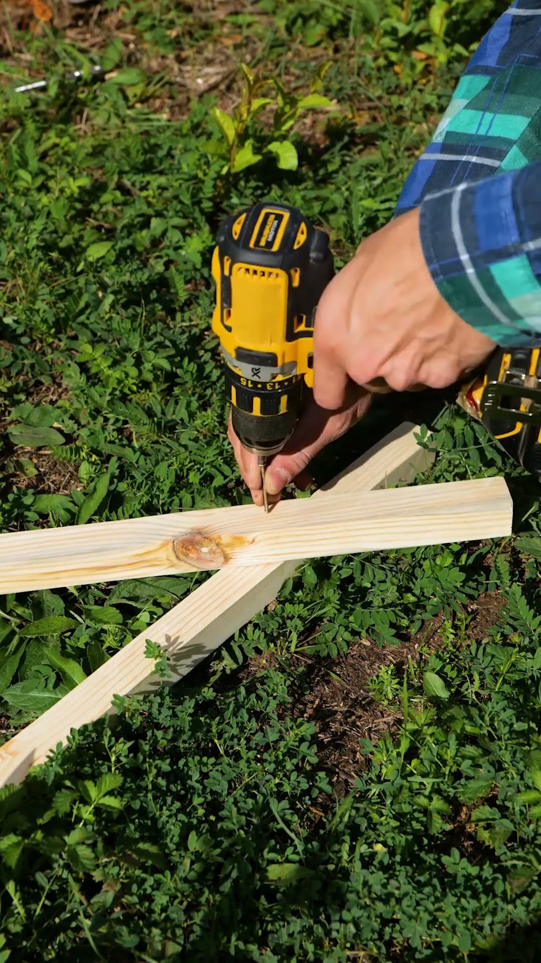 Cozy Up Your BACKYARD with These Easy DIY Crafts!?