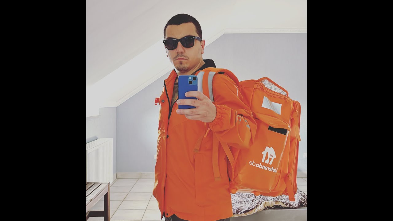 Almanya - Köln şehrinde bir Lieferando minijob iş günü..