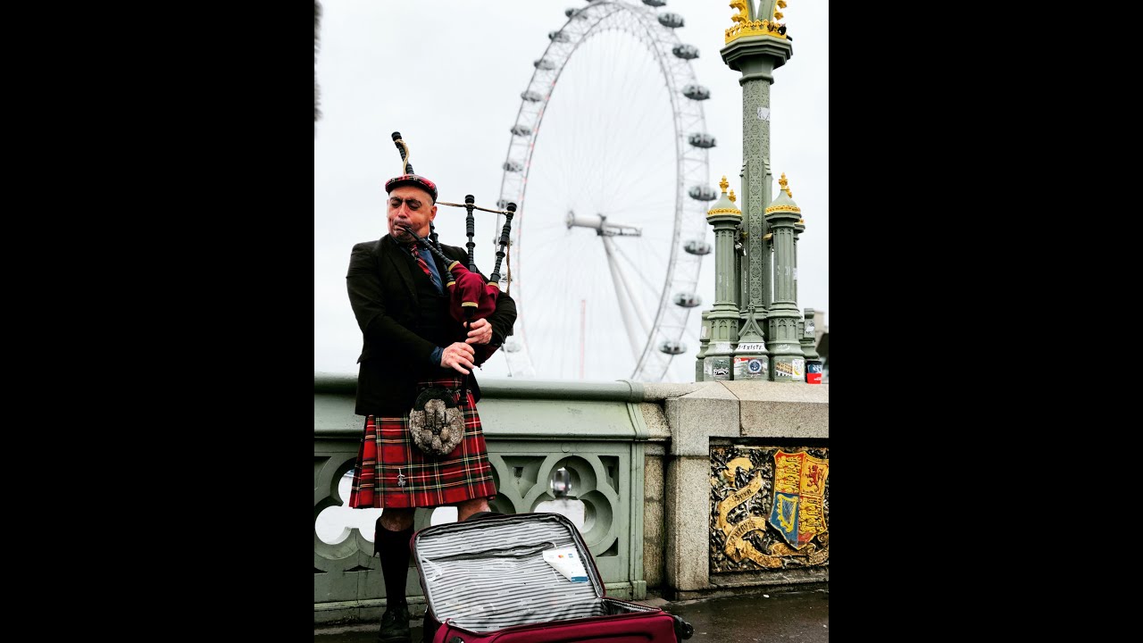 Игра на волынке. Шотландская музыка .Playing the bagpipes. - YouTube