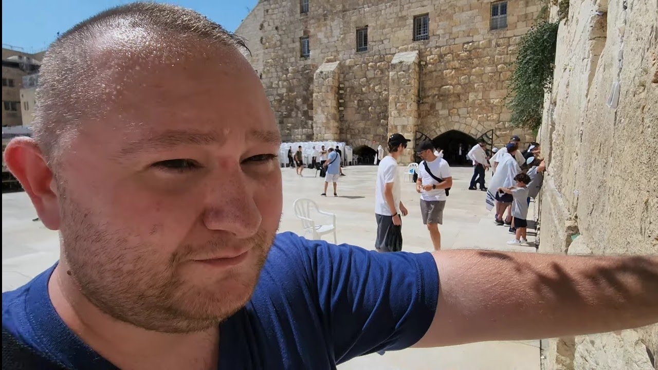 Вложил записки подписчиков в Стену плача. Иерусалим. Иудаизм. Израиль ...