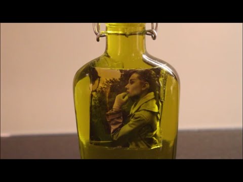 Video: Wie Man Ein Foto Auf Einer Flasche Macht