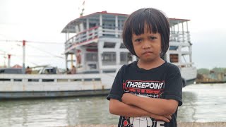 ADA KAPAL TONGKANG GUYS... !!! Main ke Pelabuhan Kalianget