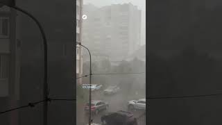 A storm ⛈️ with heavy rain and extreme winds is battering Lviv, Ukraine