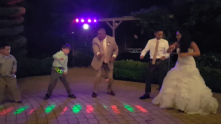 Nae Nae anyone.... this little guy showing them ho...