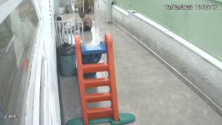 Brincando De Tomar Banho De Mangueira..