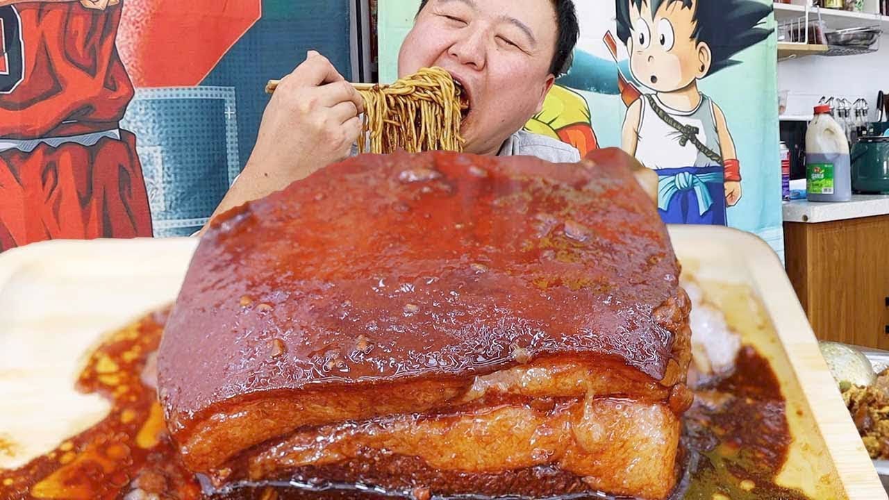 5 pounds of pork belly, Aqiang made braised pork noodle soup, it was delicious