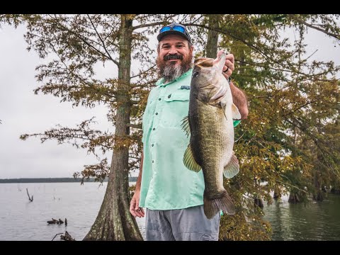 LAND OF THE BIGGUNS!! Martin catches a 9 pounder on Bussey Brake!