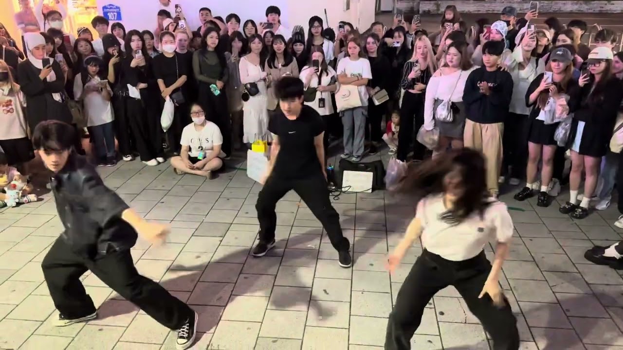 HONGDAE K-POP GROUP BUSKING - [Seventeen] Super (3)