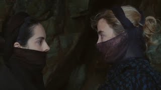 Marianne and Héloïse  - First kiss |portrait of a lady on fire