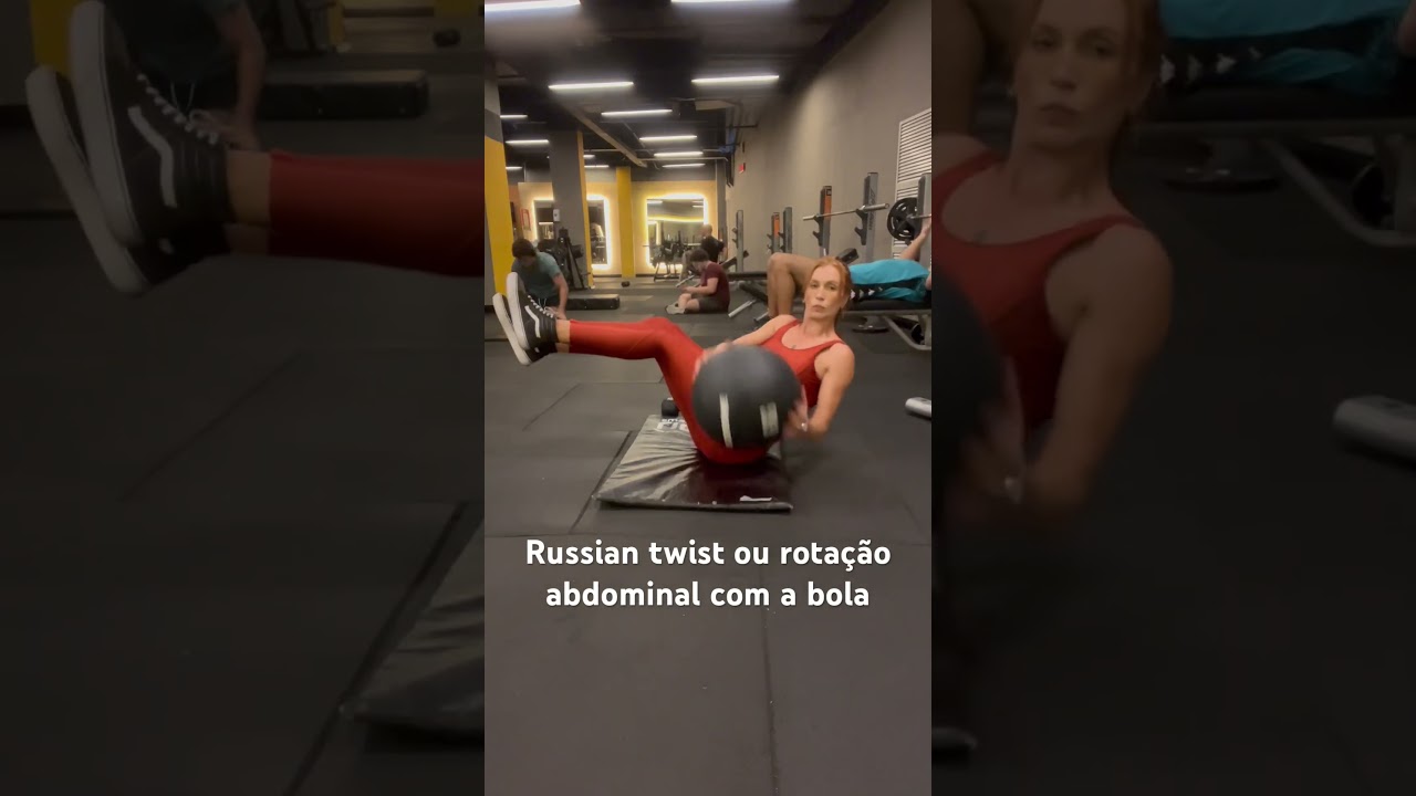 Russian twist ou rotação abdominal com a bola