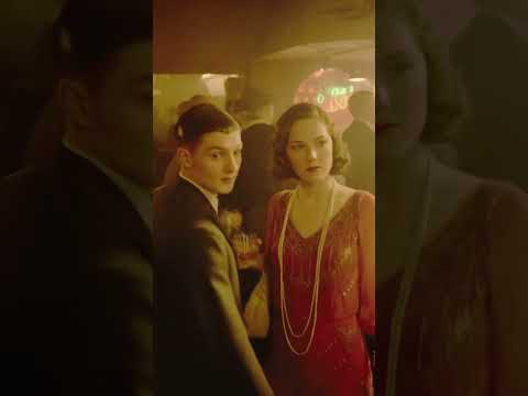 Greta worries in the Hot Jazz Club in Chapter 21