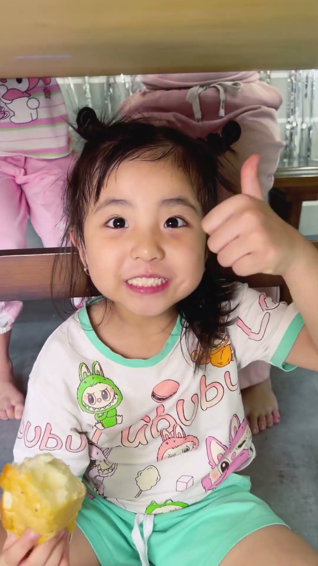 LNS - Con gái lấy trộm bánh của mẹ || The daughter stole her mother's cake #shorts