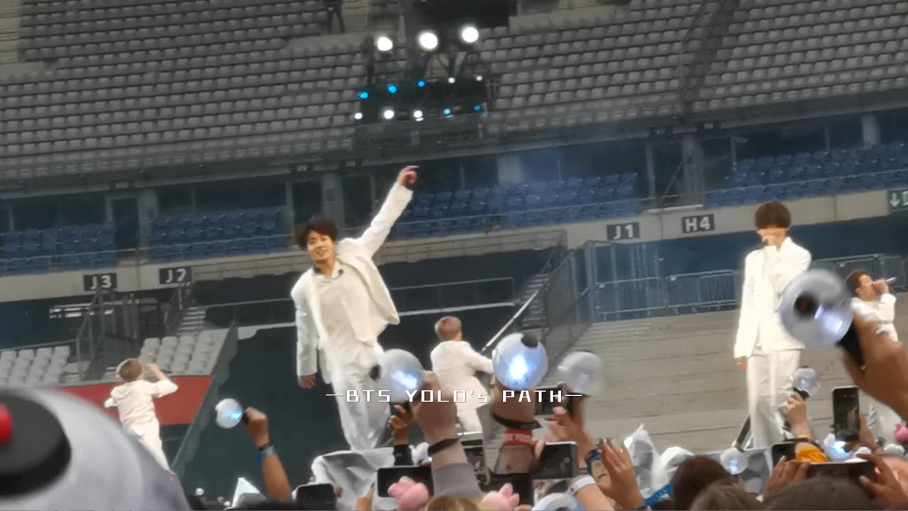 BTS 방탄소녕단 - Outro: Wings [Speak yourself in Paris Day 1]