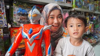 VLOG LUCU BELI MAINAN ULTRAMAN Besar Malah Tidur 😱 |  Ali vlog