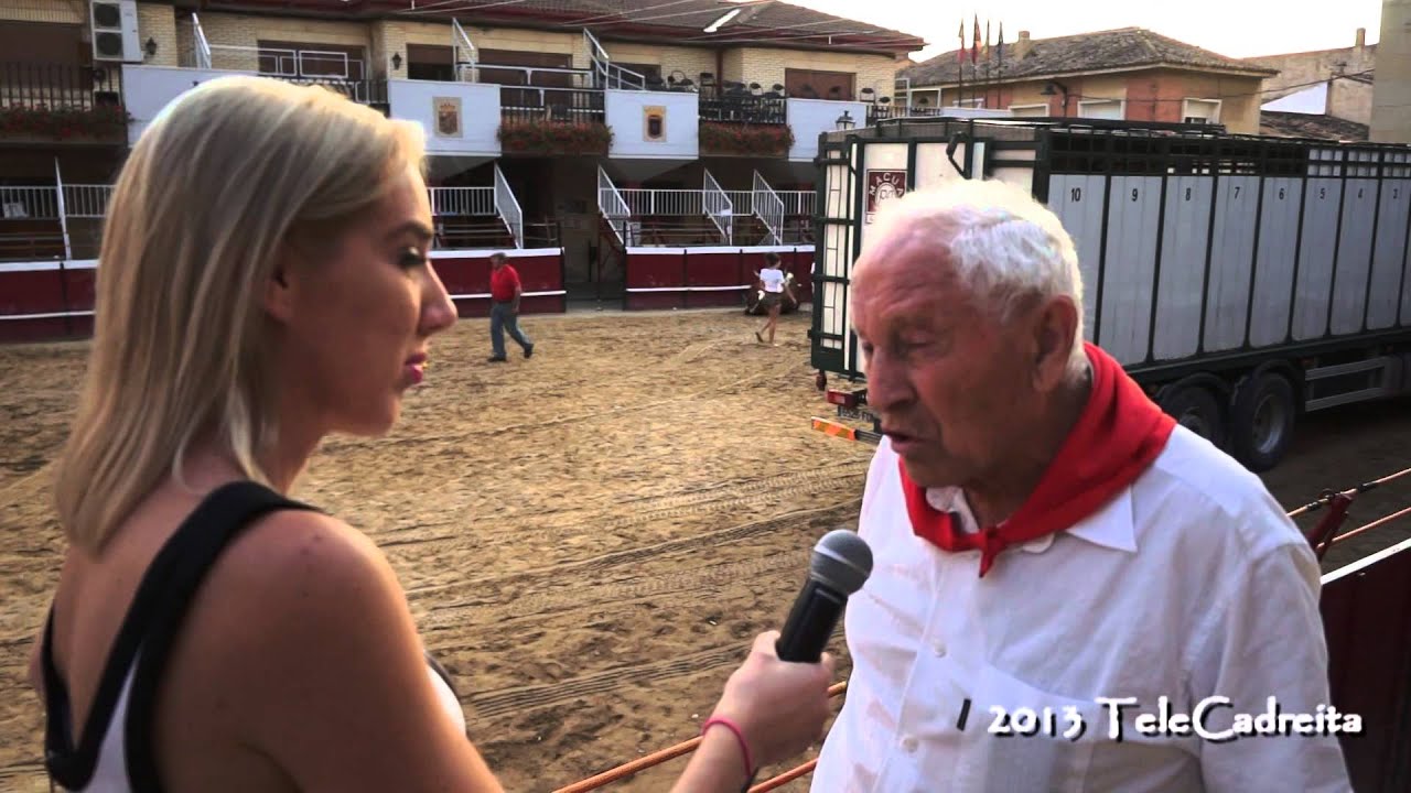 Fiestas San Miguel 2013 en Cadreita, Adriana Navarro entrevista a José Luis 21 julio, día mayores