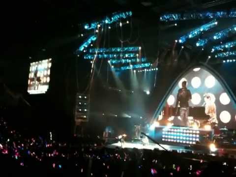 2011.12.18周杰倫跨時代演唱會高雄最終場，周杰倫舊傷口，謝霆鋒安靜