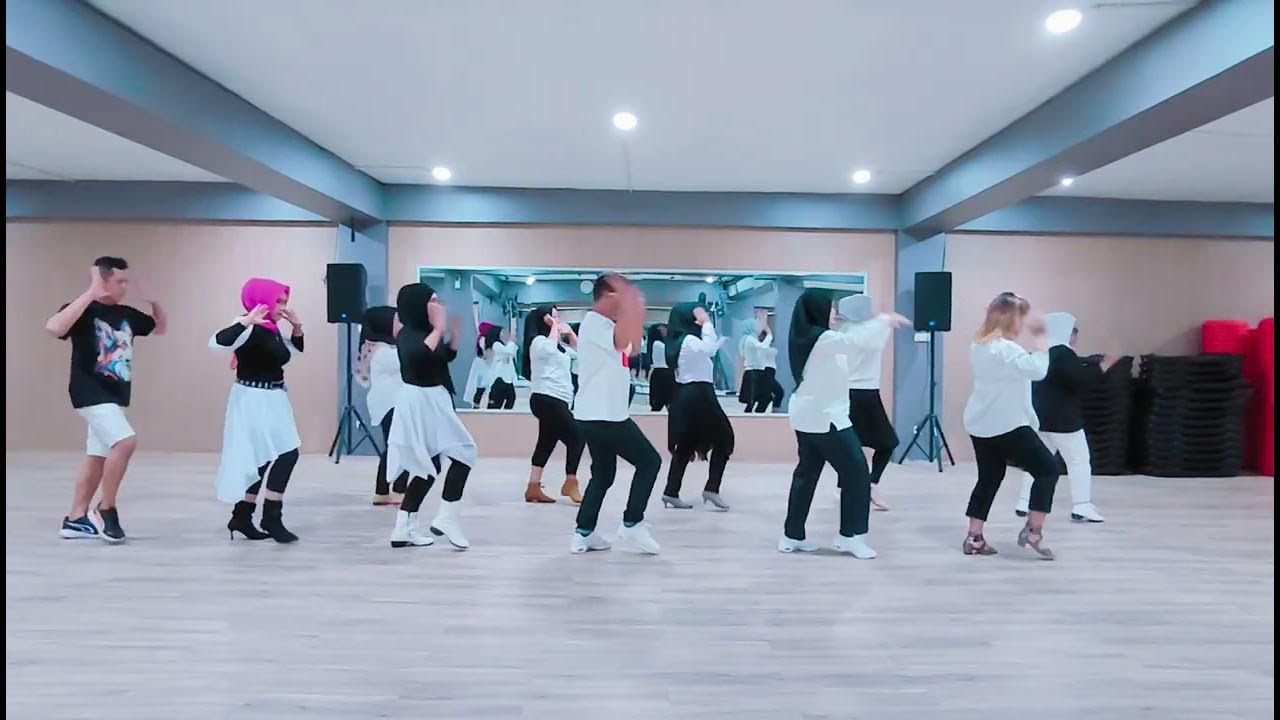 Sweet Like Cola Remix - Line Dance / Demo : Okami Studio Palembang Sweet Like Cola Remix - Line Dance / Demo : Okami Studio Palembang