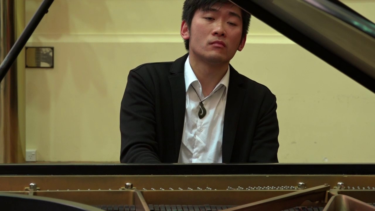 GAO PING: Distant Voices