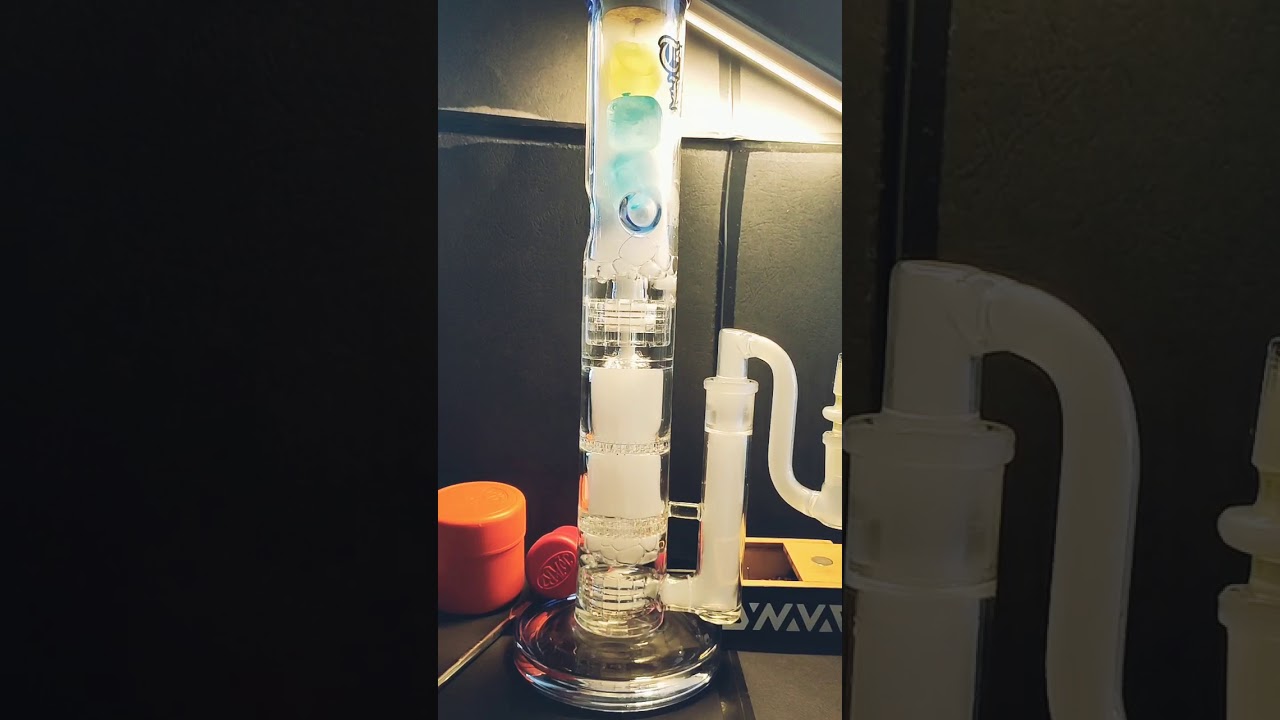 Thug Life Quatro bong with Dynavap Titanium Tip session