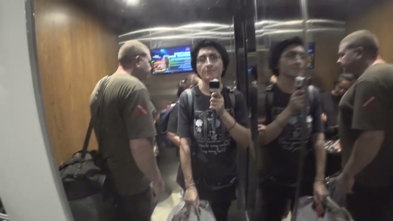 Прилетели в Дубай !!! Заселились в отель Ibis Deira Creeksid. 