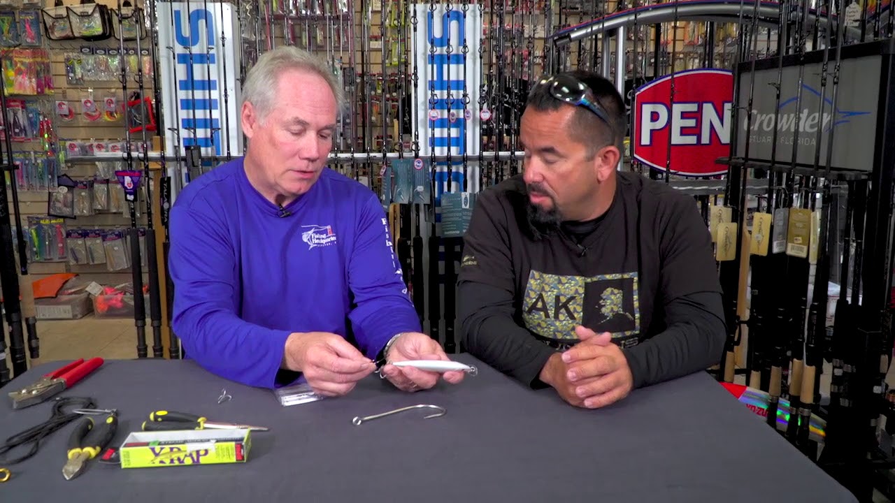 Changing out treble hook to Single Hooks on plugs