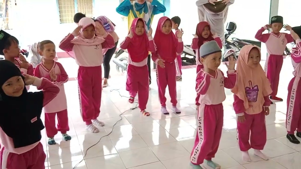 senam islami RA MUSLIMAT NU 38 Desa Mindaka