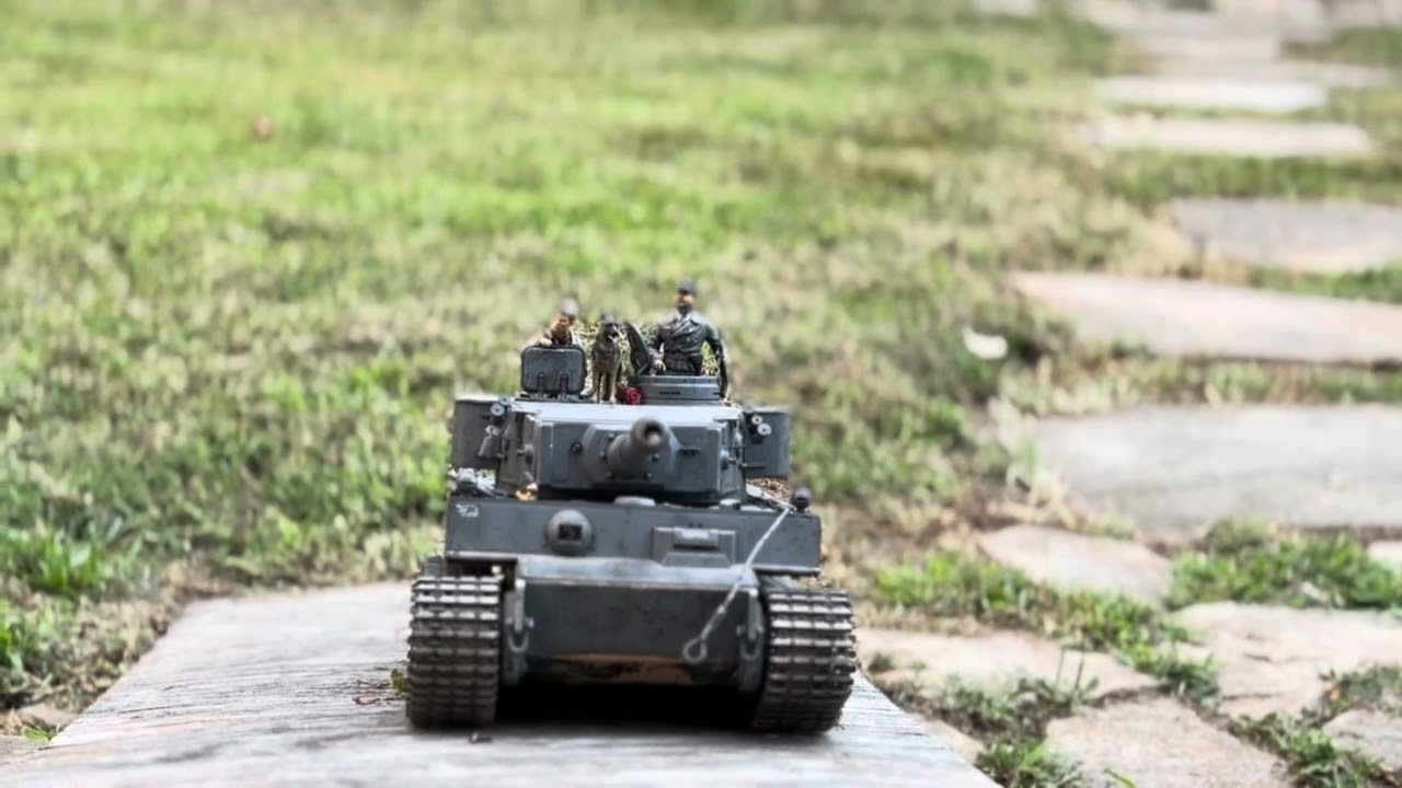 1/16 Tiger Initial Production on Backyard Maneuvers