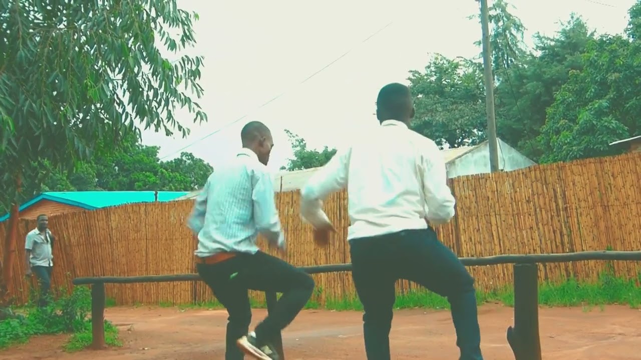 Amosi msukwa _-_ Munthu Ndi Ovuta _-_ (Official music video)