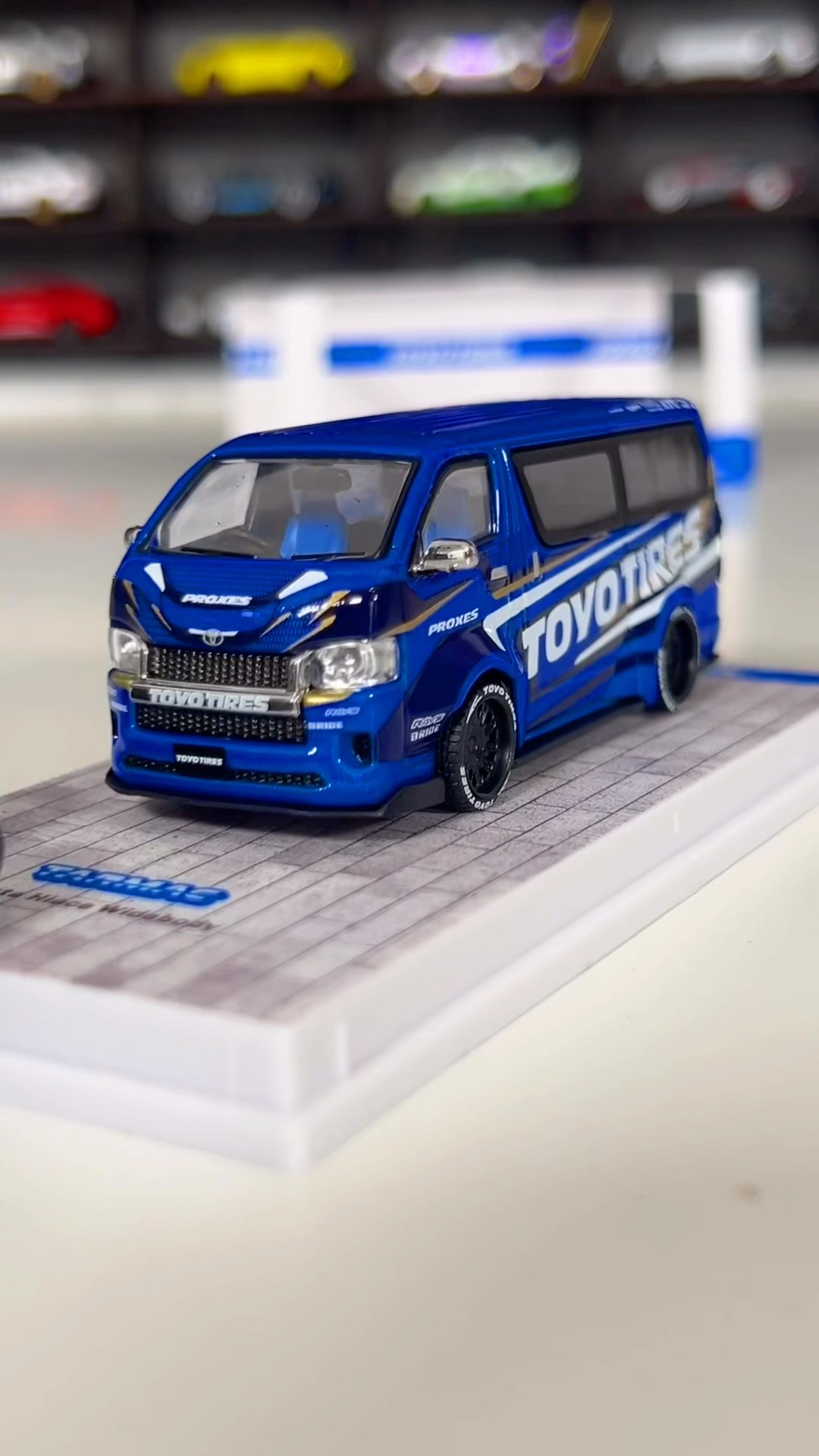 Toyota Hiace Widebody 1:64 | Tarmac Works TOYO Edition 🚐🔥 - YouTube