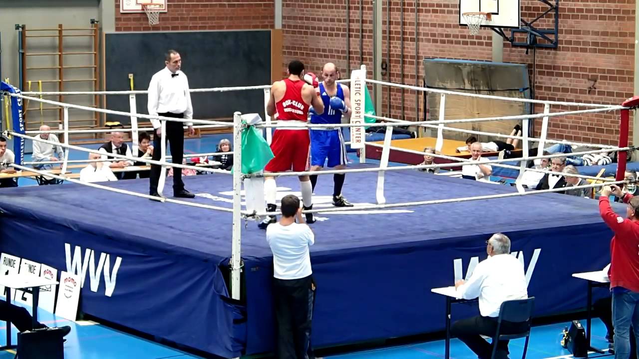 Sascha  Arsumanjan (BR Stein) vs Mike Lehnis (BC Weißenburg)