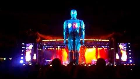 TakeThat Progress Tour Manchester June 4 2011, the robot.