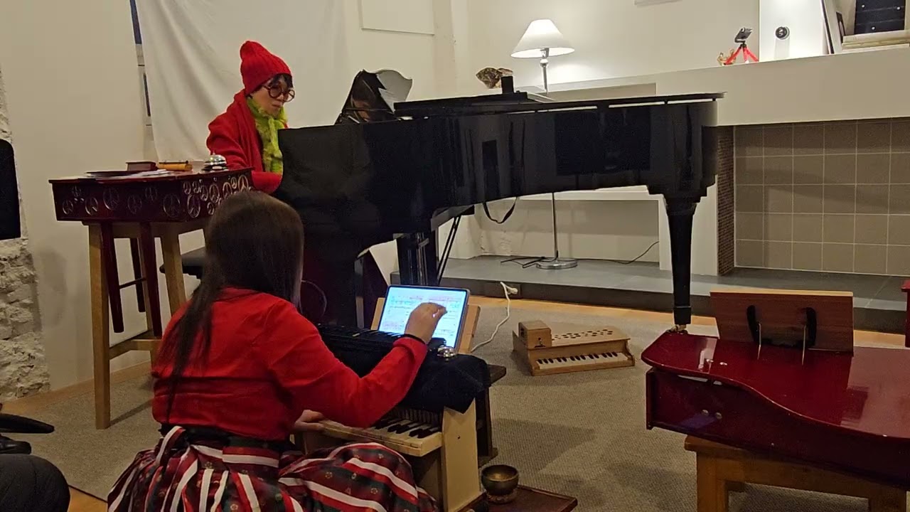 장난감 피아노의 홀리데이 오딧세이  Holiday Odyssey of Toy Piano   이한 - loopback ch. 2: “holiday bundle”