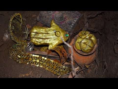 Found Treasure Chests Full Of Jewels And Gold Coins Using Treasure Sign And Metal Detector