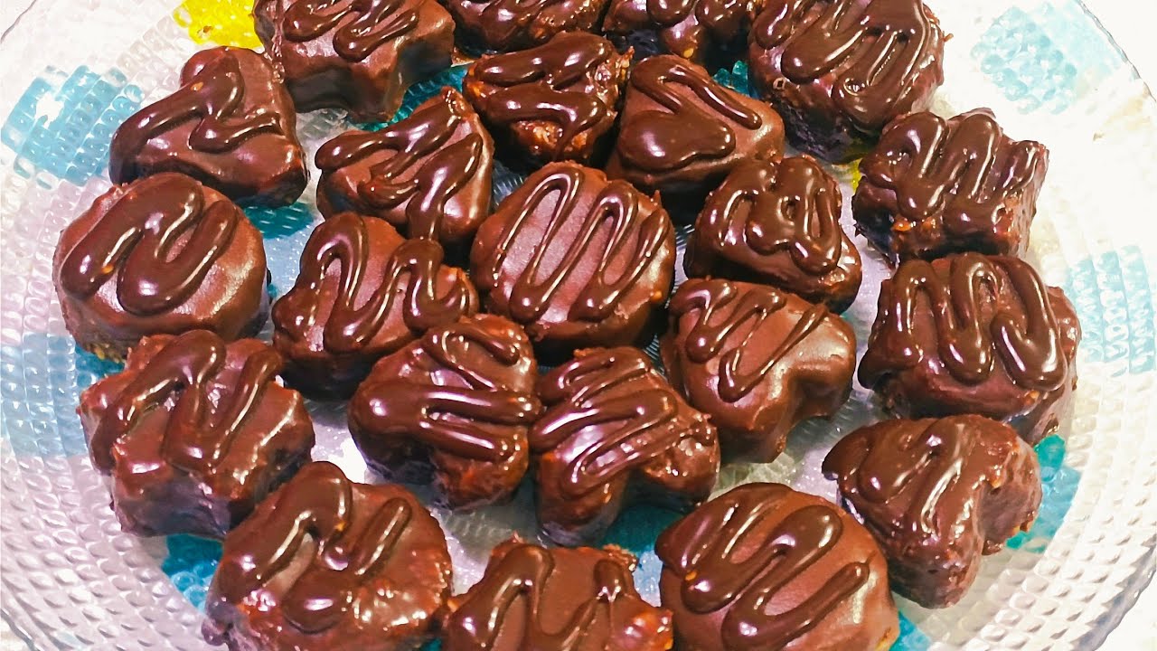 homemade chocolate recipe | dates | peanuts | white sesame seeds | almond | walnuts