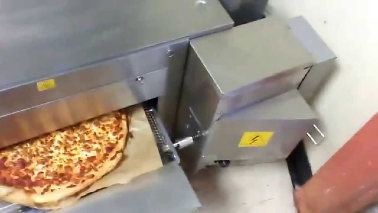 Lincoln Conveyor Oven 1302 Artesianbargins Sausage Pizza YouTube