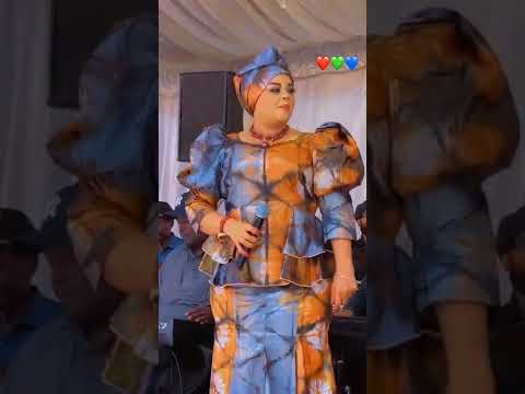 ندى القلعة عديم شعور واحساس  
