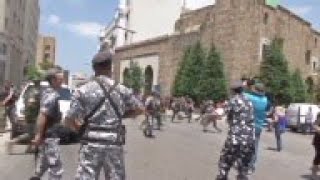 Lebanese anti-government protesters scuffle with army