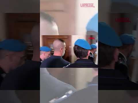 Video Milano,omicidio a Rogoredo.Carmelo Cinturrino arriva in Trinbunale